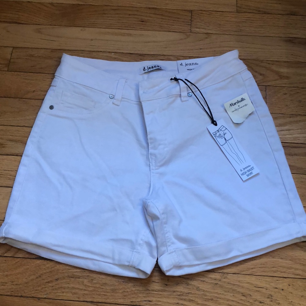 High wasted white shorts
